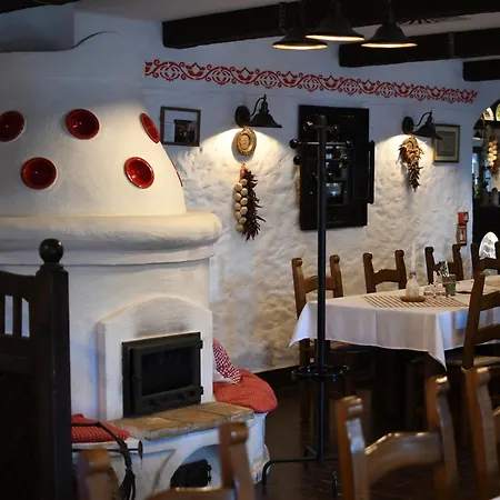 Sari Udvar Couette-café Dunakiliti