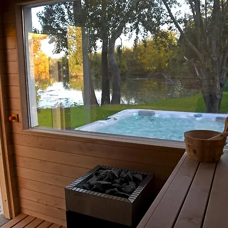 Sári Csárda Panzió Bed & Breakfast *