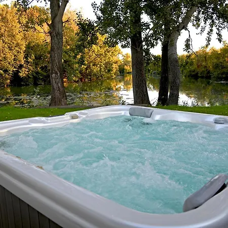 Bed & Breakfast Sári Csárda Panzió Dunakiliti