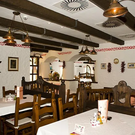 Sari Udvar Bed & Breakfast
